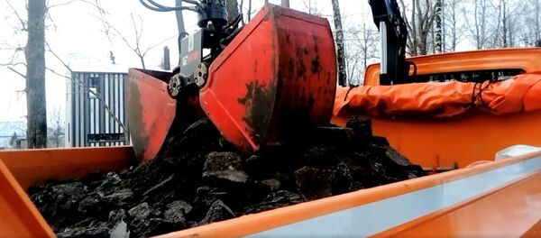 Vilniuje duobes gatvėse dabar taisomos ir žiemą Vilniuje duobes gatvėse dabar taisomos ir žiemą - Sputnik Lietuva