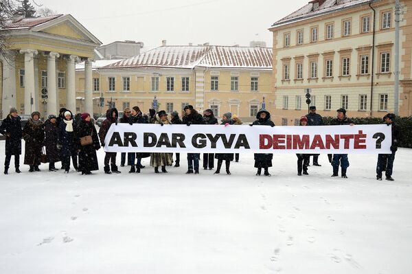 17 Января 2018 года возле Президентского Дворца в Вильнюсе состоялась акция под названием Жива ли еще Дейманте - Sputnik Lietuva