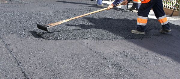 Ремонт дороги, архивное фото Ремонт дороги, архивное фото - Sputnik Литва