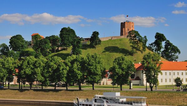 Башня Гедиминаса в Вильнюсе, вид со стороны реки - Sputnik Литва
