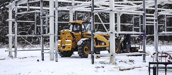 Трактор в ангаре, фото с сайта Министерства обороны Литвы - Sputnik Литва