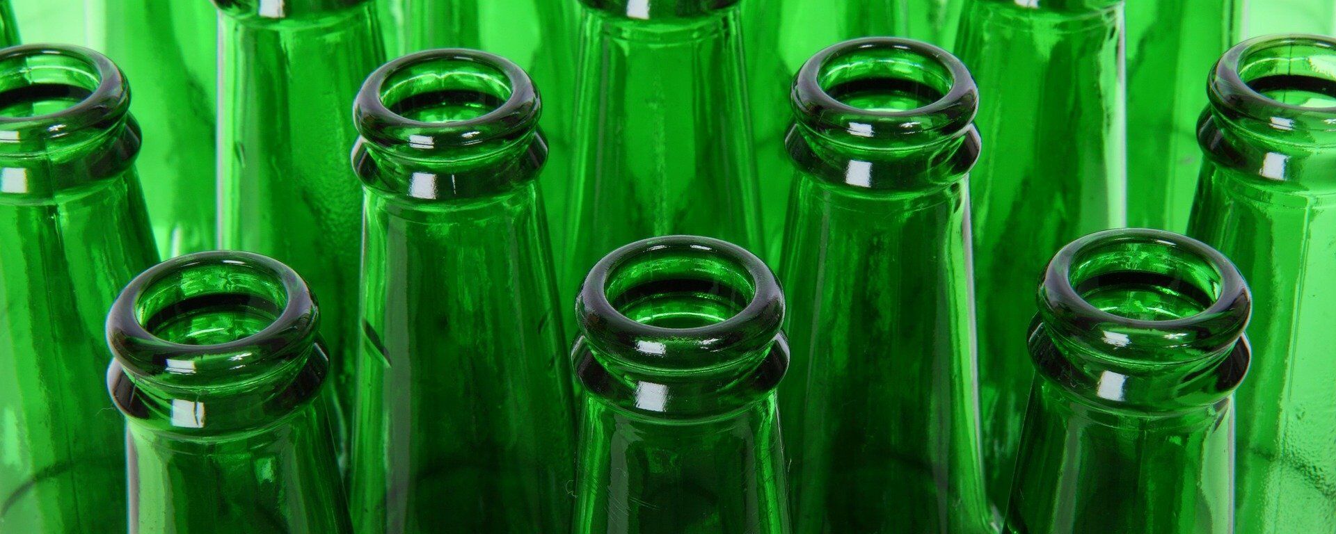 Горлышки зеленых бутылок, архивное фото - Sputnik Литва, 1920, 01.11.2021