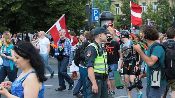 Литовская полиция во время парада Baltic Pride - Sputnik Lietuva