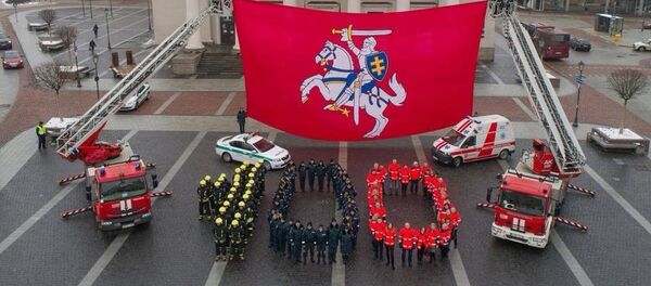 Pareigūnai sveikina Lietuvą šimtmečio proga Pareigūnai sveikina Lietuvą šimtmečio proga - Sputnik Lietuva