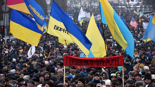 Акция с требованием отставки президента Украины Петра Порошенко в Киеве - Sputnik Литва