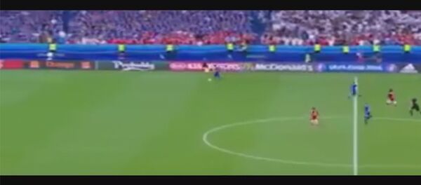 Беспредельная радость исландского футбольного комментатора Беспредельная радость исландского футбольного комментатора - Sputnik Литва