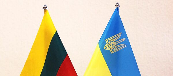 Флаги Литвы и Украины, архивное фото - Sputnik Литва