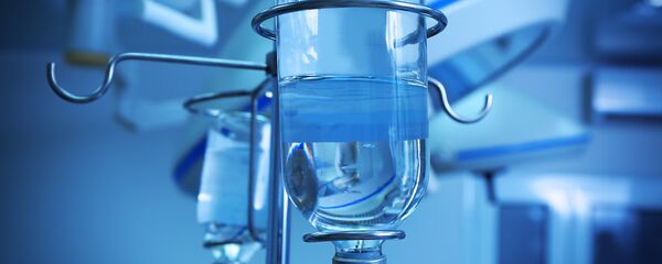 Капельница с раствором - Sputnik Литва