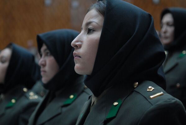 Выпуск женщин-военнослужащих в Афганистане - Sputnik Lietuva