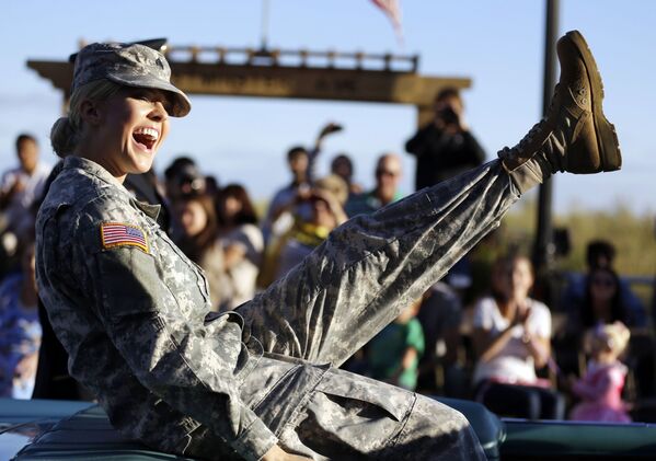 Женщина-солдат Национальной гвардии США - Sputnik Литва