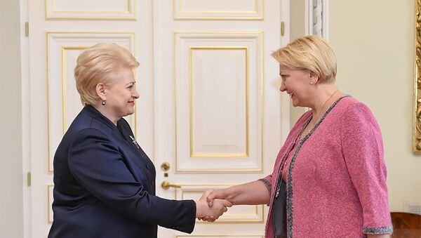 Президент Литвы Даля Грибаускайте и министр финансов Раса Будбергите - Sputnik Литва