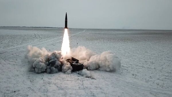 Боевой пуск ракеты ОТРК «Искандер-М» состоялся на полигоне Капустин Яр - Sputnik Lietuva