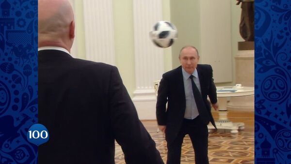 Путин и Инфантино сыграли в футбол - Sputnik Lietuva