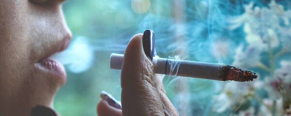 Курение, архивное фото - Sputnik Литва