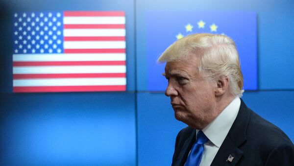 Президент США Дональд Трамп на встрече с лидерами ЕС в Брюсселе, архивное фото - Sputnik Lietuva