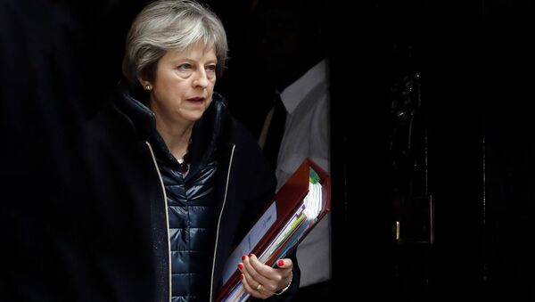 Премьер-министр Великобритании Тереза Май покидает 10 Даунинг-стрит - Sputnik Литва