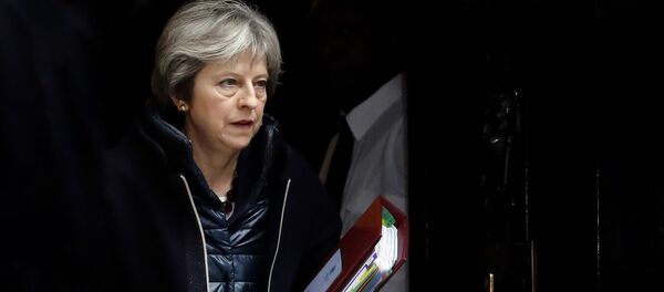 Премьер-министр Великобритании Тереза Май покидает 10 Даунинг-стрит - Sputnik Литва