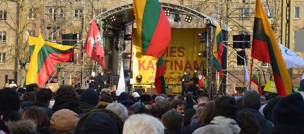 Митинг у Сейма против нелишения мандата Миндаугаса Бастиса - Sputnik Литва