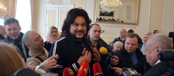 Филипп Киркоров на выборах президента России на избирательном участке в Вильнюсе, 18 марта 2018 года - Sputnik Литва