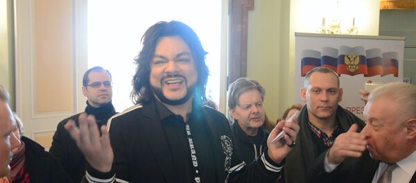 Филипп Киркоров спел на избирательном участке в Литве - Sputnik Литва