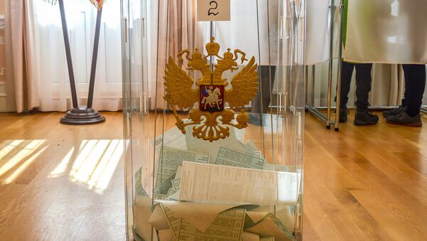 Избирательный участок на выборах президента России в посольстве РФ в Литве, 18 марта 2018 года - Sputnik Литва