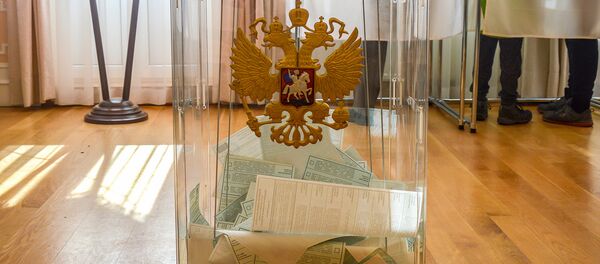 Избирательный участок на выборах президента России в посольстве РФ в Литве, 18 марта 2018 года - Sputnik Литва