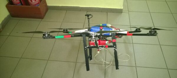 Литовские пограничники обнаружили беспилотник с контрабандными сигаретами Литовские пограничники обнаружили беспилотник с контрабандными сигаретами - Sputnik Литва