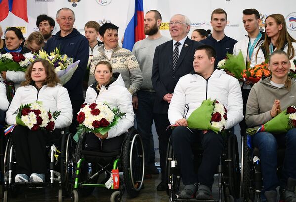 Встреча российских спортсменов — участников Паралимпиады-2018 - Sputnik Литва