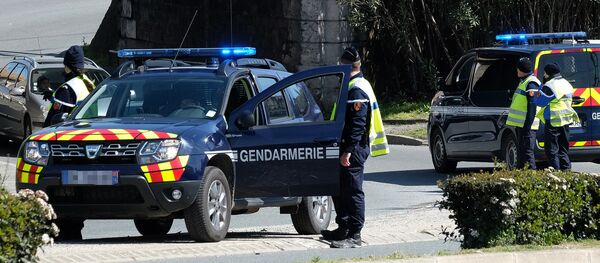 Policijos pareigūnai teroro išpuolio su įkaitų paėmimu Prancizijos pietuose vietoje Policijos pareigūnai teroro išpuolio su įkaitų paėmimu Prancizijos pietuose vietoje - Sputnik Lietuva