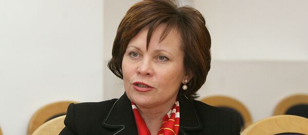 Бывший министр обороны Литвы Раса Юкнявичене, 8 марта 2010 года - Sputnik Литва