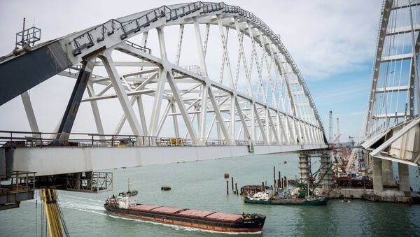 Строительство Крымского моста через Керченский пролив, архивное фото - Sputnik Литва