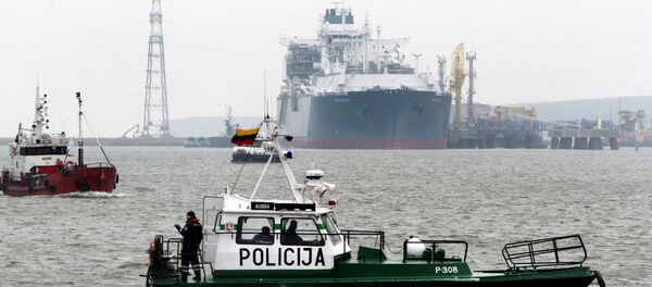 Терминал СПГ Independence в Клайпеде, 27 октября 2014 года - Sputnik Литва