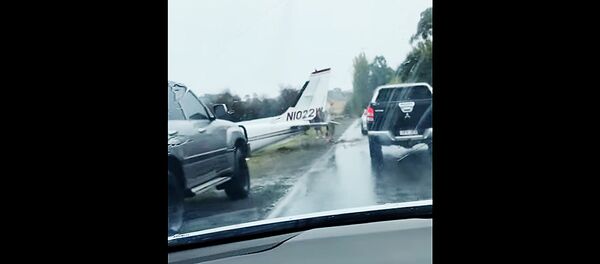 В Австралии самолет пролетел мимо взлетно-посадочной полосы В Австралии самолет пролетел мимо взлетно-посадочной полосы - Sputnik Литва