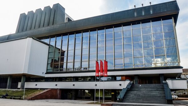 Национальный театр оперы и балета, построенный в советское время - Sputnik Литва