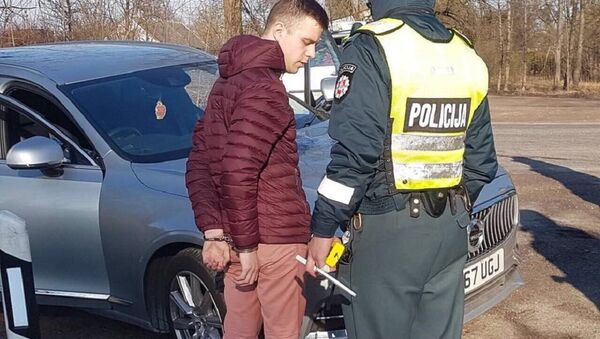 Полицейские задержали литовца, который перегонял из Великобритании краденный Volvo V90 - Sputnik Литва