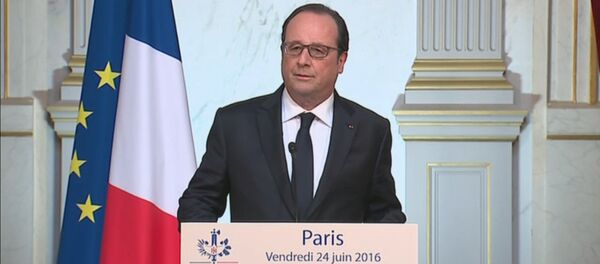 Олланд, Меркель и Туск прокомментировали решение Великобритании выйти из ЕС Олланд, Меркель и Туск прокомментировали решение Великобритании выйти из ЕС - Sputnik Литва