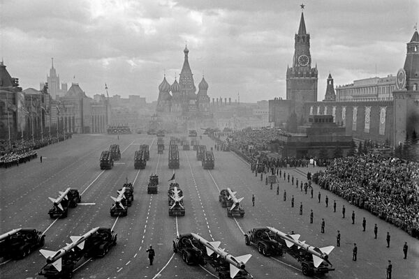 Парад на Красной площади. Москва, 1964 год - Sputnik Литва