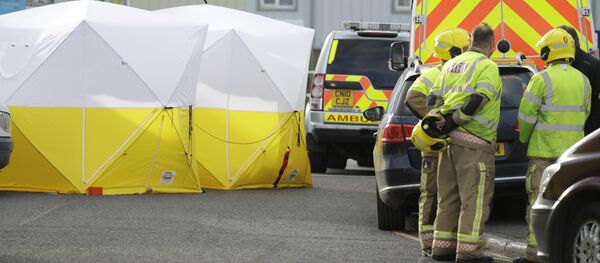 Пожарные и военные работают в солсбери, где были отравлены Скрипали - Sputnik Литва