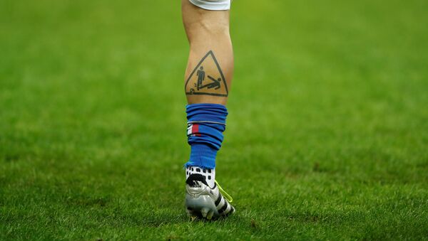 Татуировка на ноге итальянского футболиста Даниеле Де Росси - Sputnik Lietuva