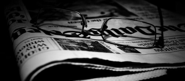 Газета и очки Газета и очки - Sputnik Lietuva