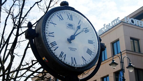 Уличные часы в Вильнюсе, архивное фото - Sputnik Литва