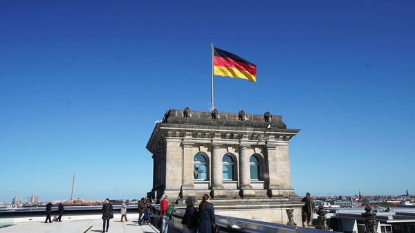 Vokietijos vėliava ant Reichstago pastato - Sputnik Lietuva