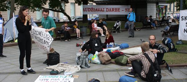 Молодежь - участники акции протеста - Sputnik Литва