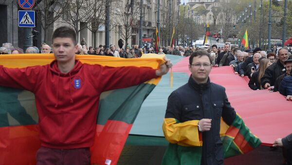 В Литве отметили столетие государственного флага - Sputnik Литва