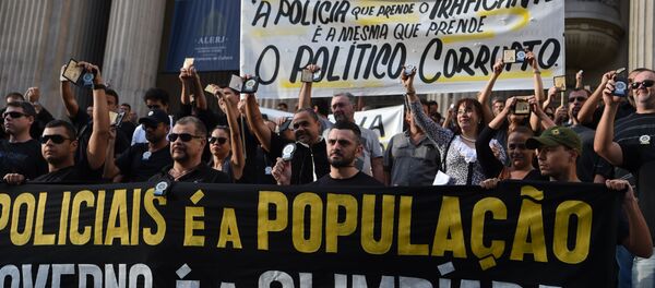Полиция Рио-де-Жанейро не согласна с низкими зарплатами Полиция Рио-де-Жанейро не согласна с низкими зарплатами - Sputnik Lietuva