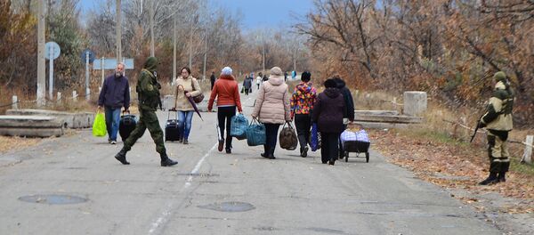 Открытие пункта пропуска в станице Луганской Открытие пункта пропуска в станице Луганской - Sputnik Lietuva