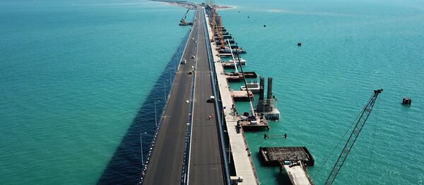 Строительство Крымского моста через Керченский пролив Строительство Крымского моста через Керченский пролив - Sputnik Литва
