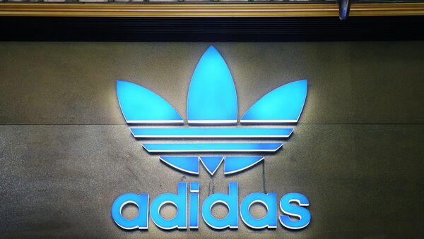 Компания Adidas в этом году закроет ряд магазинов в России - Sputnik Литва