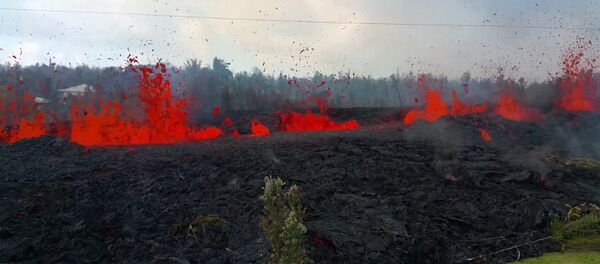 Havajuose išsiliejusi lava sunaikino keletą namų Havajuose išsiliejusi lava sunaikino keletą namų - Sputnik Lietuva