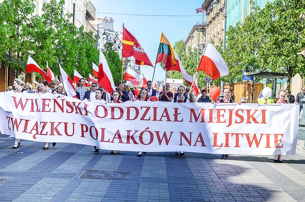 Шествие поляков в Вильнюсе - Sputnik Литва